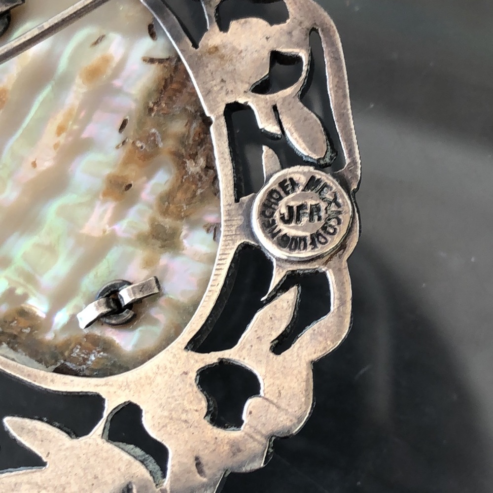 Signed Silver Abalone Brooch - Picture 11 of 11